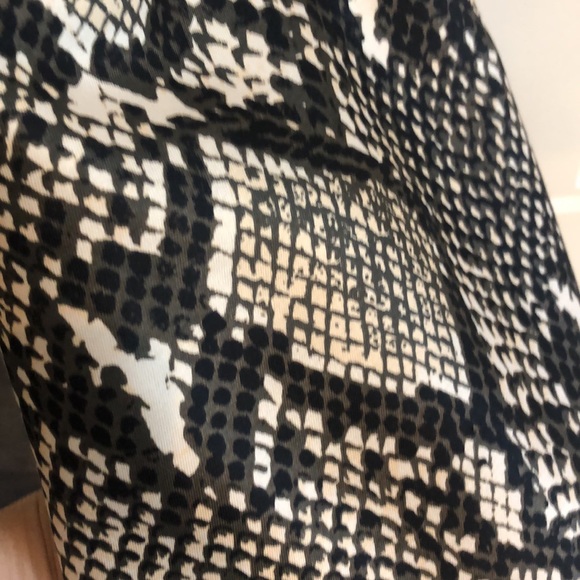 DVF wrap dress size 6 snake pattern - Picture 12 of 16